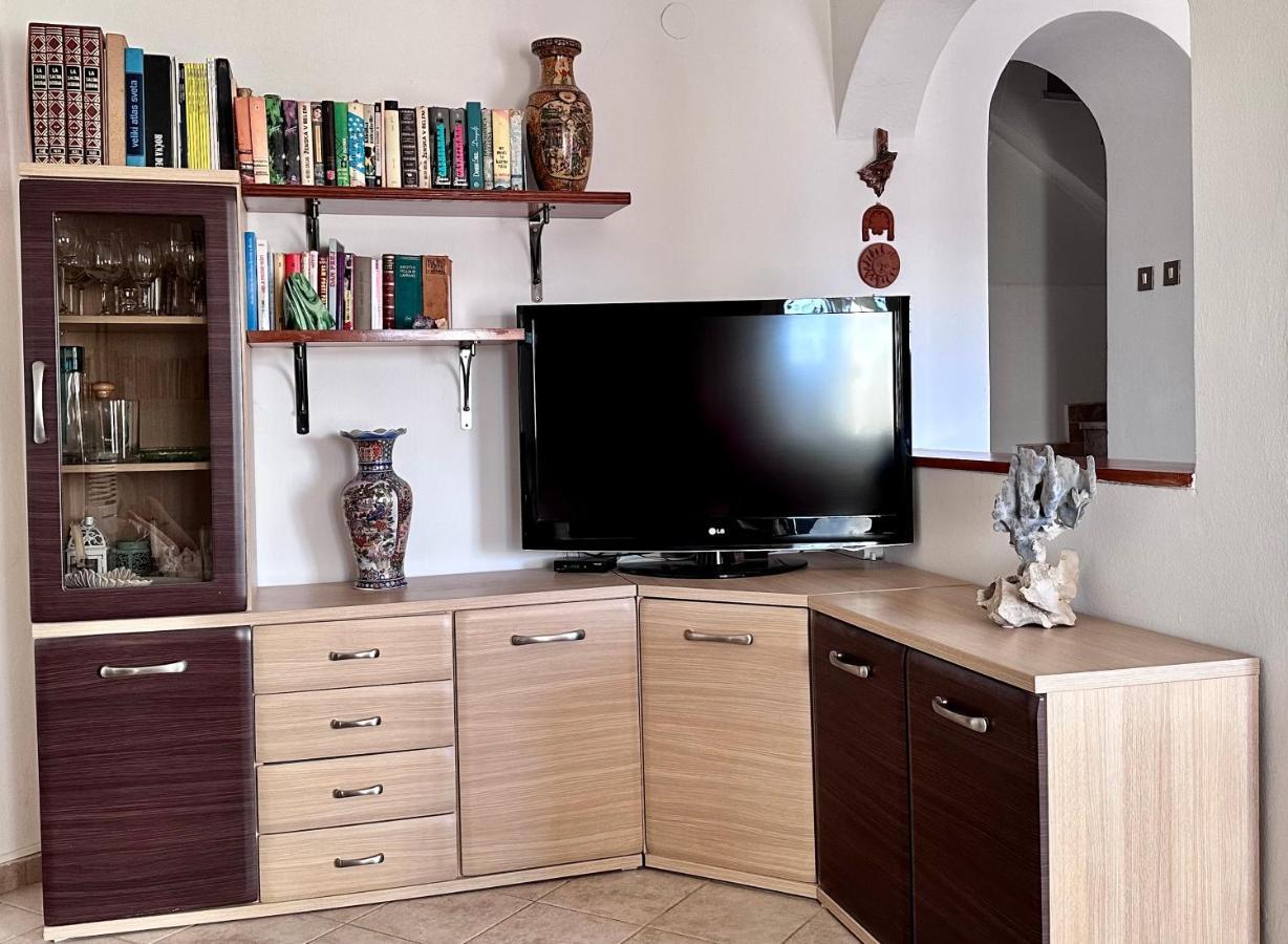 Villa Ester Лопар Экстерьер фото
