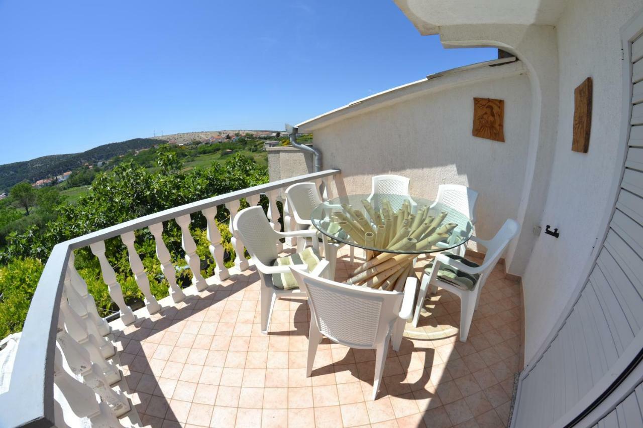 Villa Ester Лопар Экстерьер фото